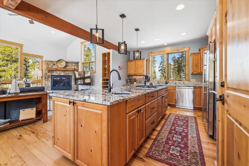 Lone Hand Lodge Custom Private Home on Peak 7 With Outdoor Grill and Hot Tub - image 27