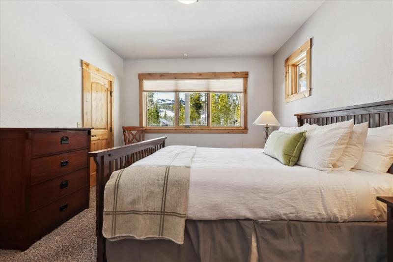 Lone Hand Lodge Custom Private Home on Peak 7 With Outdoor Grill and Hot Tub - image 48
