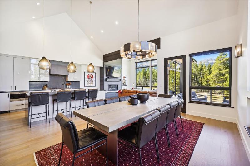Outside the Bubble - Newer Breckenridge Home with Hot Tub and Ski Area Views - image 4