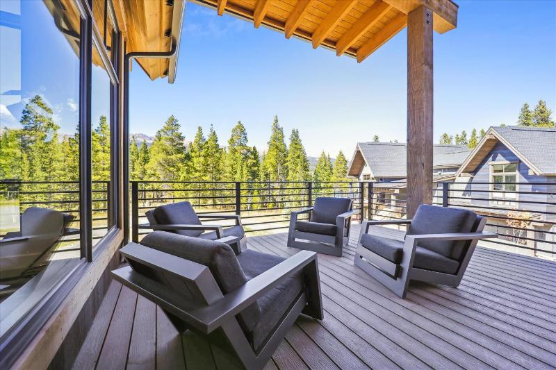 Outside the Bubble - Newer Breckenridge Home with Hot Tub and Ski Area Views - image 2