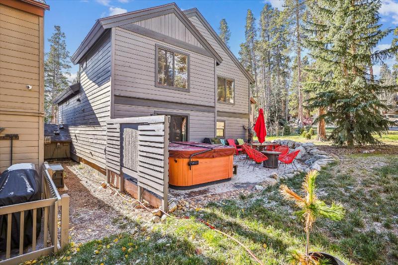 Park Forest Chalet- Pet Friendly Breck Home with Hot Tub - image 27