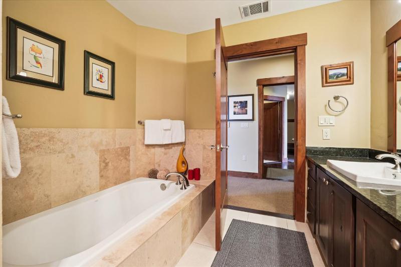 One Ski Hill Place 8516-Large One Ski Hill Place Penthouse Ski-In/Out with Spa - image 30