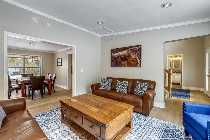 On The Rocks - Spacious Peak 7 Home with Hot Tub and Two Fireplaces - image 15