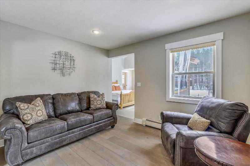 On The Rocks - Spacious Peak 7 Home with Hot Tub and Two Fireplaces - image 12