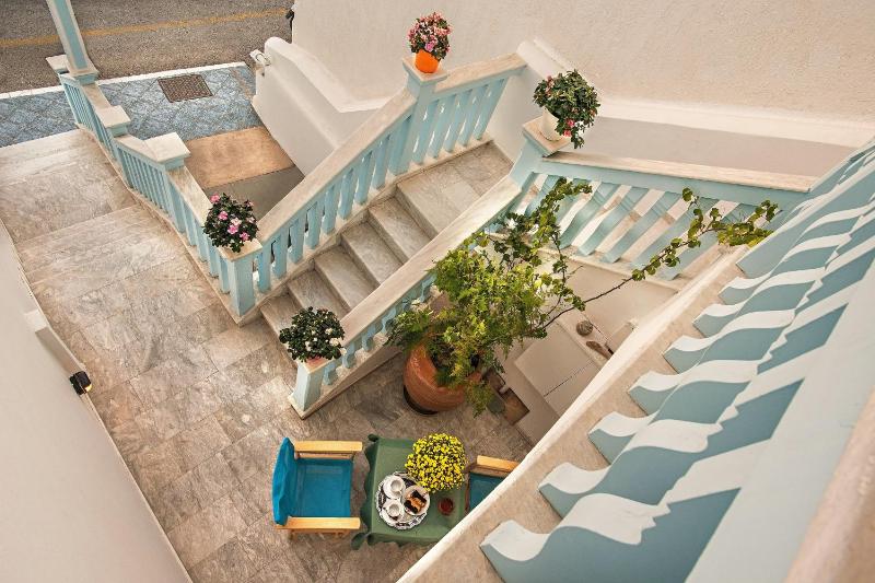 Deluxe Triple Room image 3