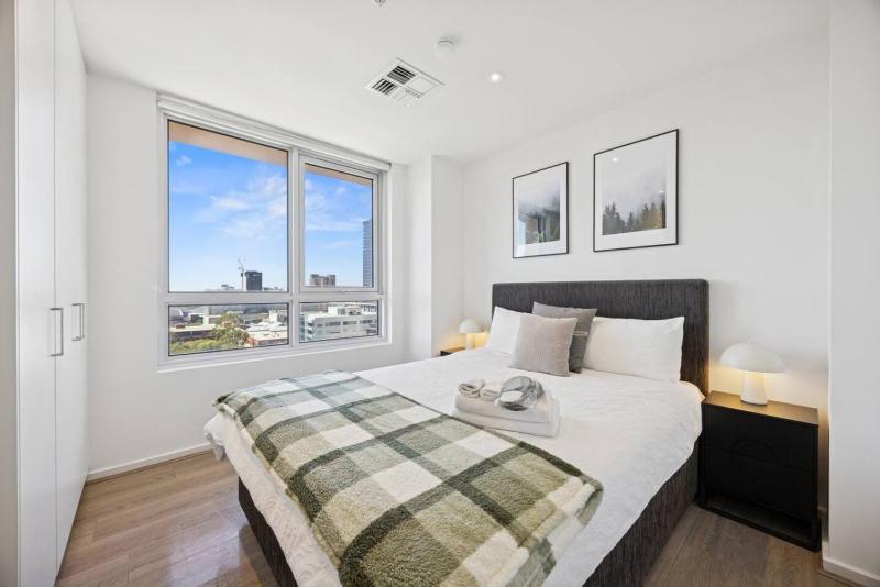 Vision On Morphett 3BR Apartment with Parking - image 6