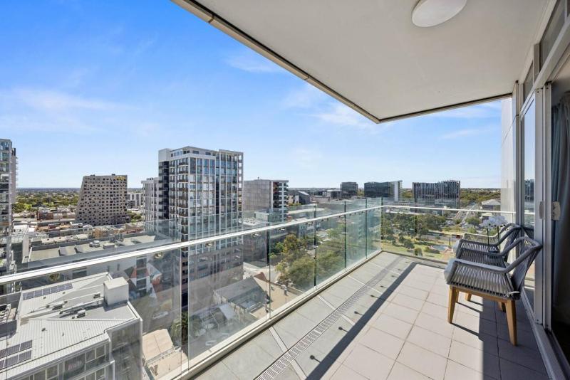 Vision On Morphett 3BR Apartment with Parking - image 11