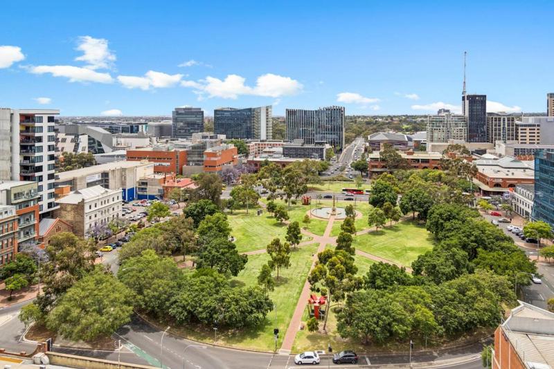 Vision On Morphett 3BR Apartment with Parking - image 15