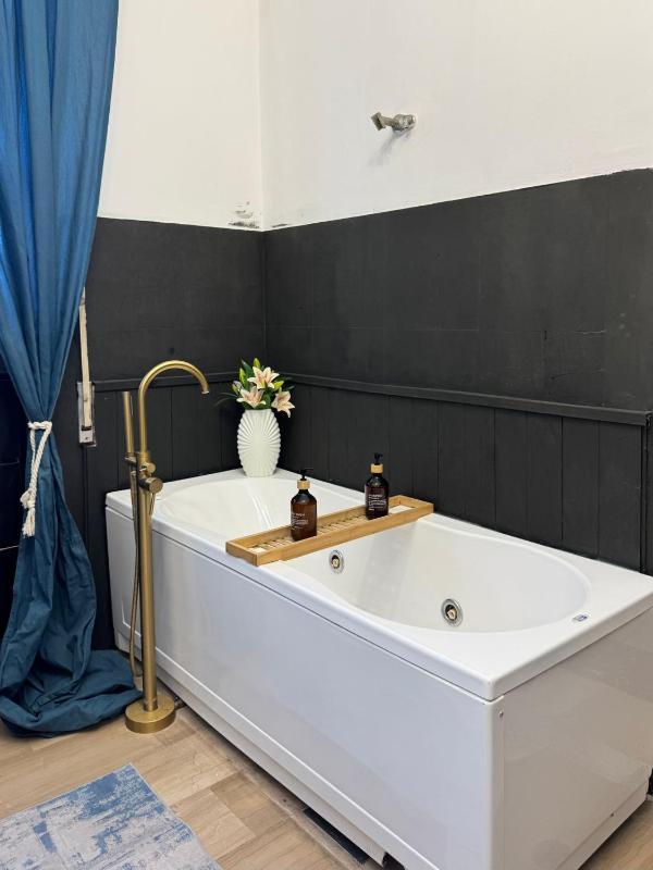 Visconti suite and spa - image 6