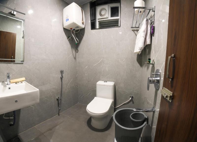 Lumina Stays-Modern Luxury Rooms Near NAD - image 5