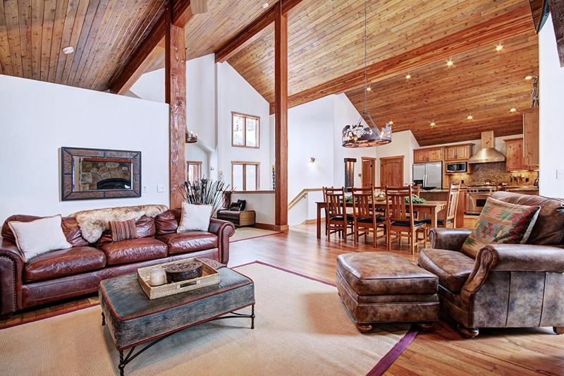 Pine Needle Lodge Private Breckenridge Home with Hot Tub - image 46