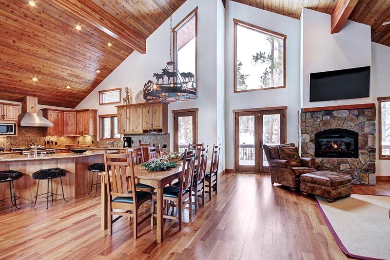 Pine Needle Lodge Private Breckenridge Home with Hot Tub - image 42