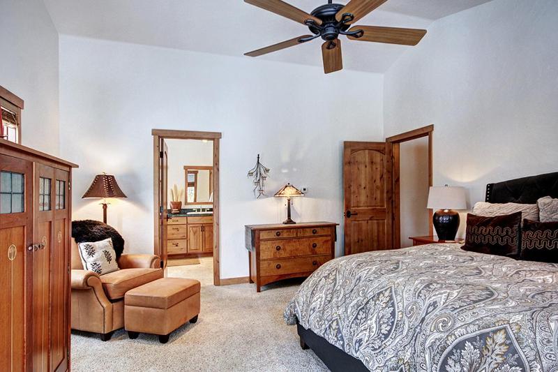 Pine Needle Lodge Private Breckenridge Home with Hot Tub - image 14