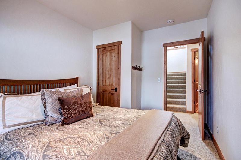 Pine Needle Lodge Private Breckenridge Home with Hot Tub - image 48