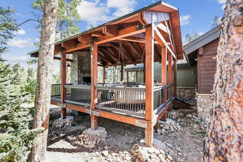 Pine Needle Lodge Private Breckenridge Home with Hot Tub - image 36
