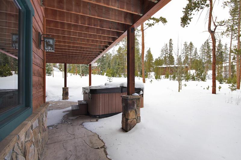Pine Needle Lodge Private Breckenridge Home with Hot Tub - image 21