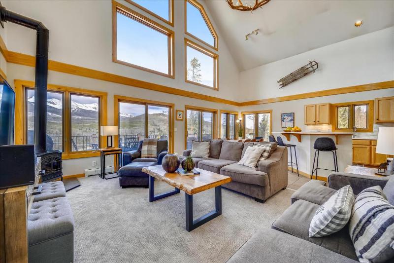 Powder Moose Villa- Breck Home with Hot Tub and Mountain Views - image 29