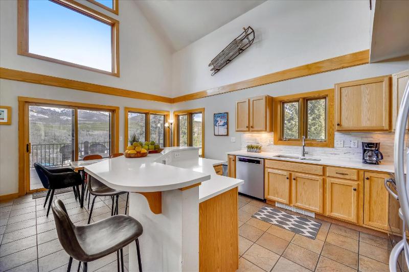Powder Moose Villa- Breck Home with Hot Tub and Mountain Views - image 22