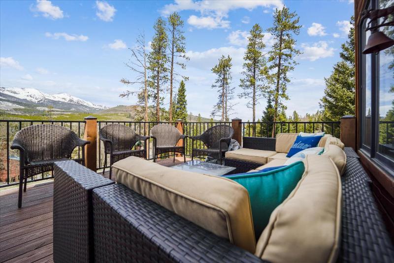 Powder Moose Villa- Breck Home with Hot Tub and Mountain Views - image 18
