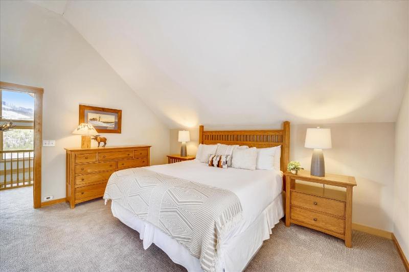 Powder Moose Villa- Breck Home with Hot Tub and Mountain Views - image 13