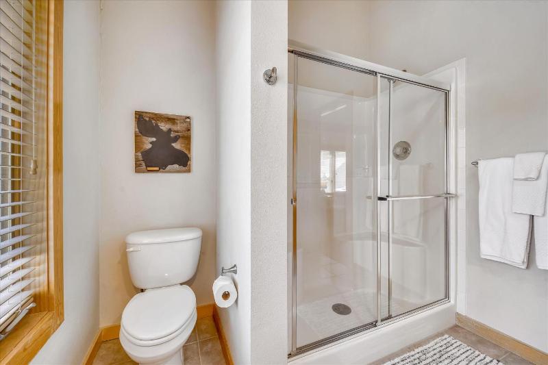 Powder Moose Villa- Breck Home with Hot Tub and Mountain Views - image 33