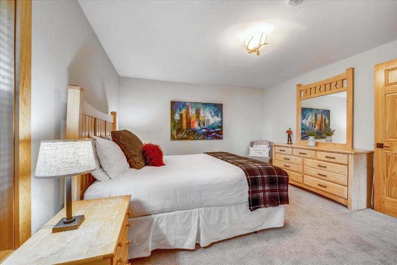 Powder Moose Villa- Breck Home with Hot Tub and Mountain Views - image 47