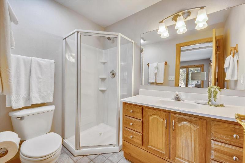 Powder Moose Villa- Breck Home with Hot Tub and Mountain Views - image 9