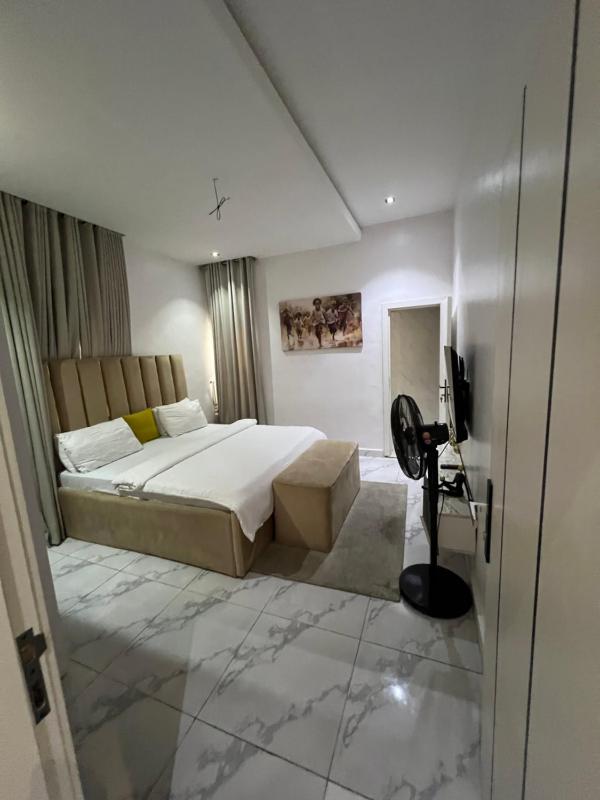 Royal Apartment - image 2