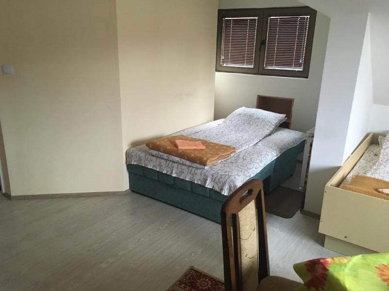Studio Apartment image 3