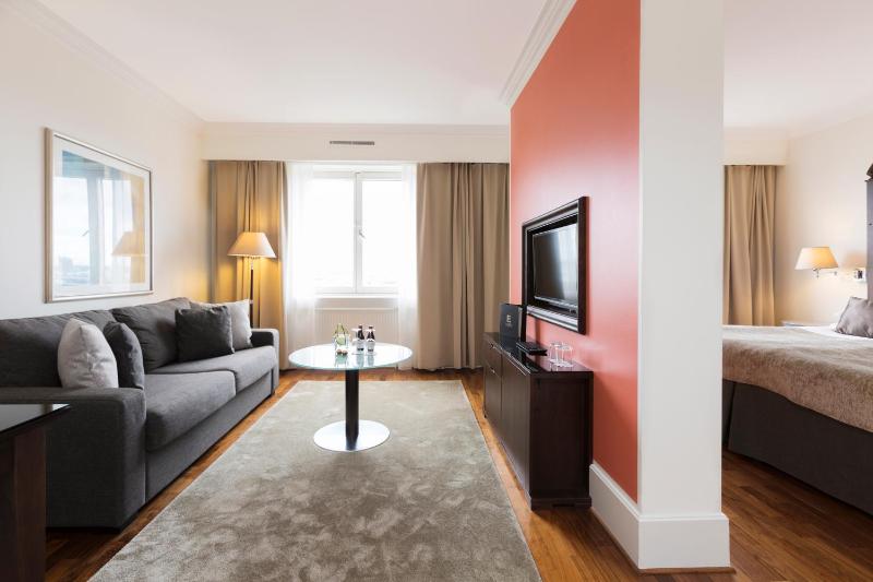 Junior Suite image 2