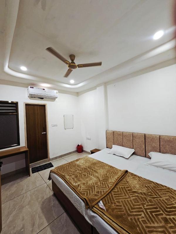 Aadishwar Stay - image 12