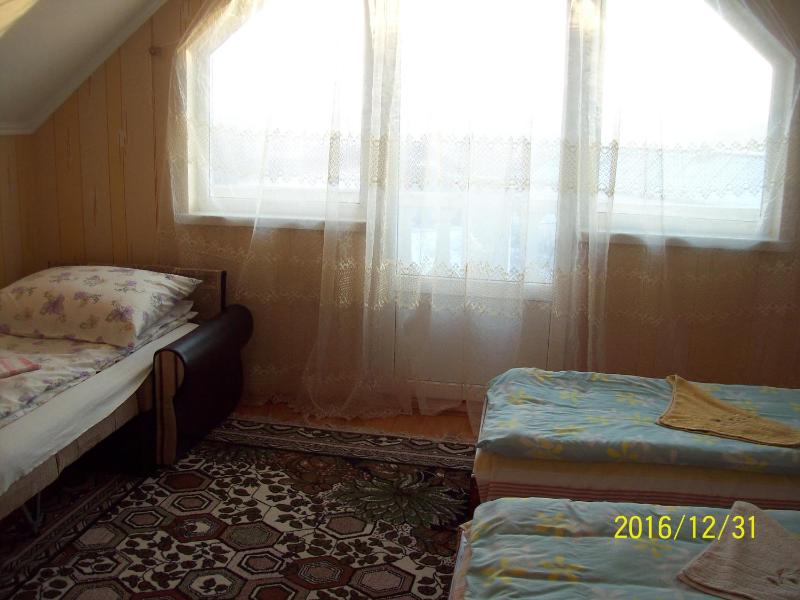 Triple Room with Balcony image 2