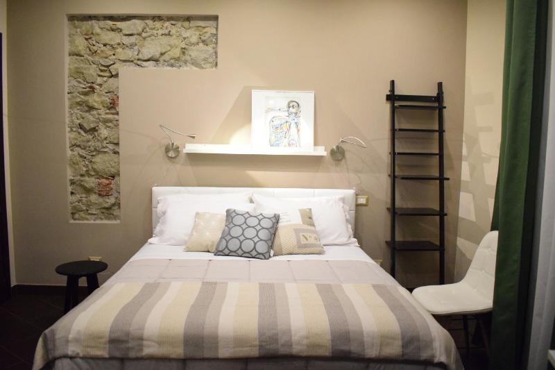 Double Room with Balcony image 2