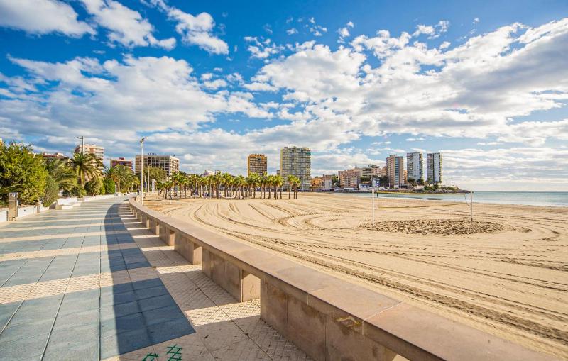 Gorgeous Apartment In Oropesa Del Mar With Wifi - image 8