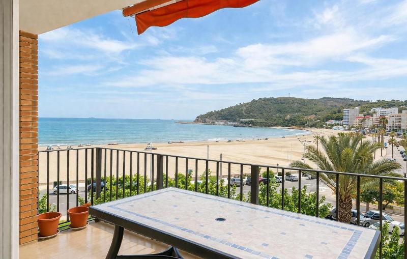 Gorgeous Apartment In Oropesa Del Mar With Wifi - image 1
