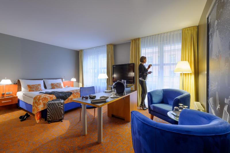 Large Double Room image 2