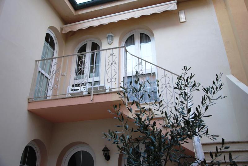 Apartment image 3