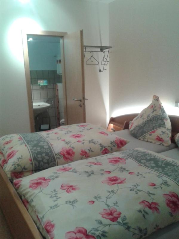 Double Room image 4