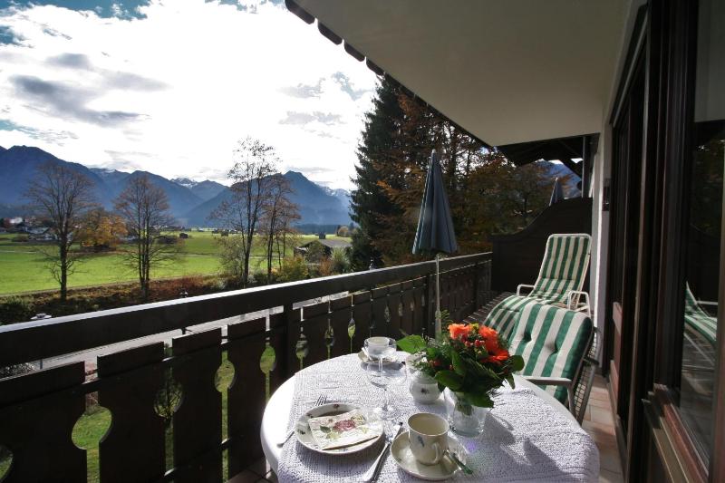 Alpenflair Ferienwohnungen Whg 205 - image 3