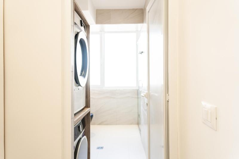 Luxury Central 2BR with City View and Self Check-in - image 2