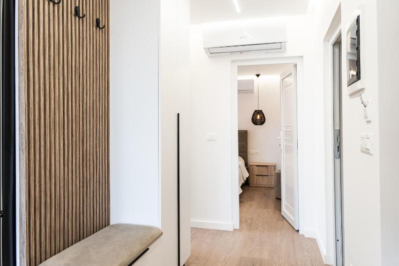 Luxury Central 2BR with City View and Self Check-in - image 3