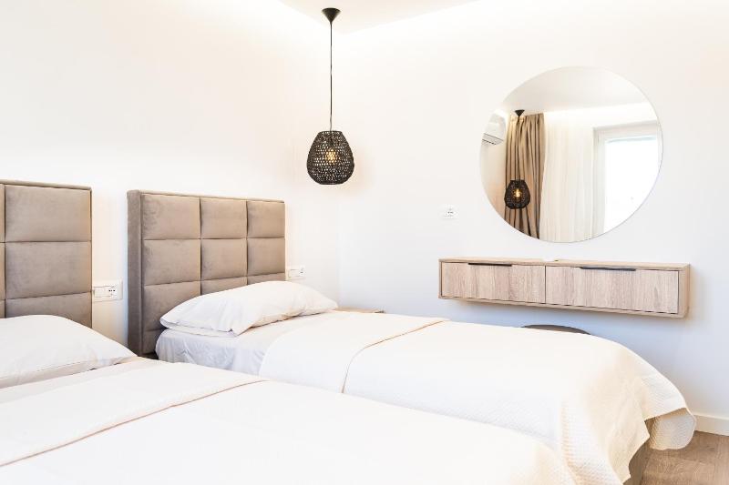 Luxury Central 2BR with City View and Self Check-in - image 6
