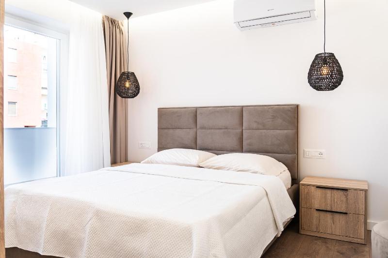 Luxury Central 2BR with City View and Self Check-in - image 16