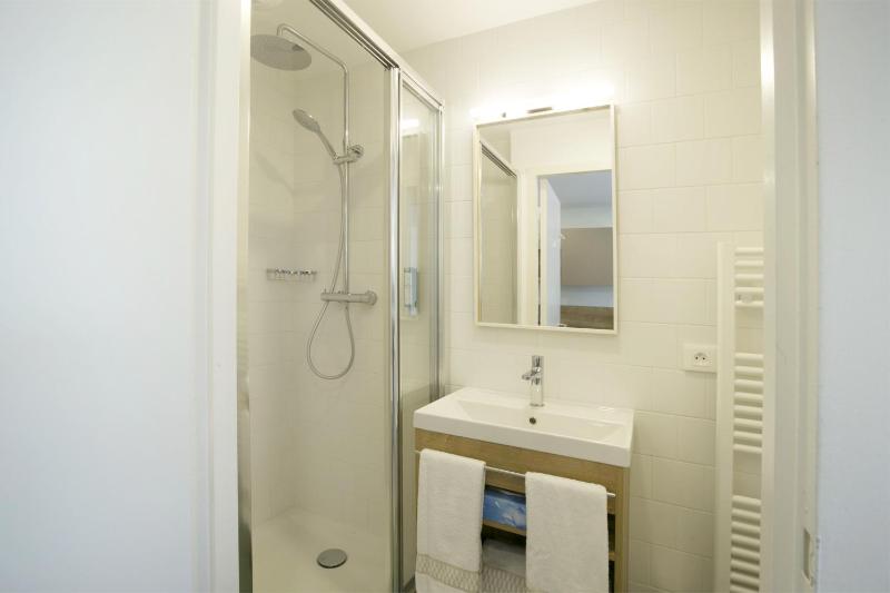 Standard One Bedroom Apartment - Ground Floor with Terrace image 4