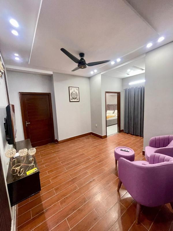 2BHK Apartment Cozy & Spacious Stay in Faisalabad - image 11