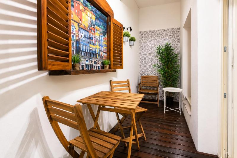 Cozy apartment in the center of Porto - image 8