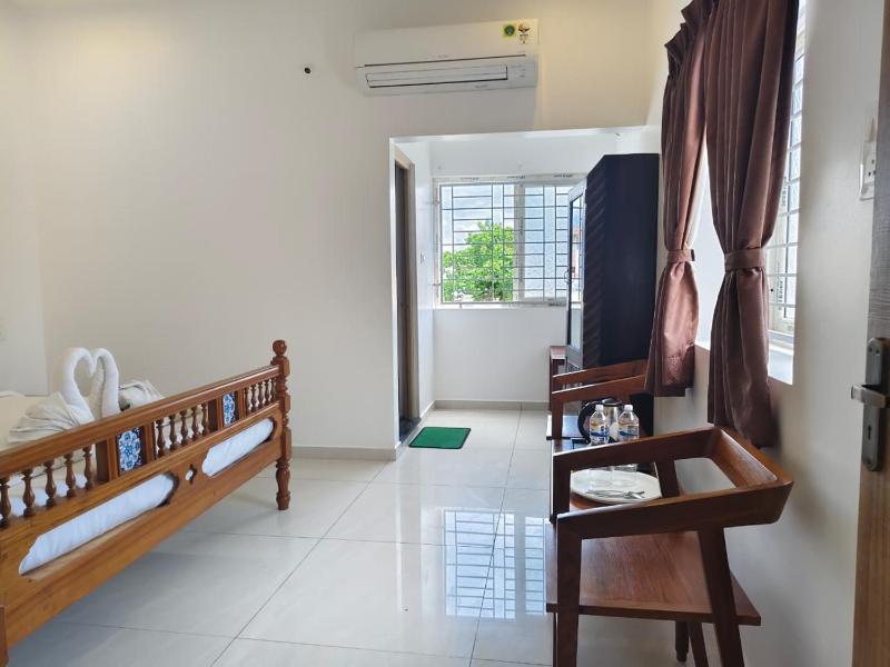 RVS Chalet - image 8