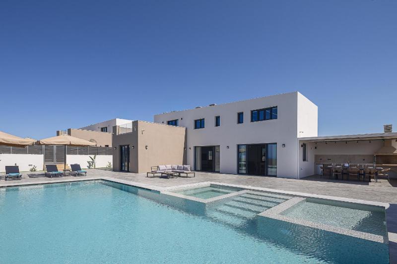 Villa Selene Luxury Sea View Villa - image 1