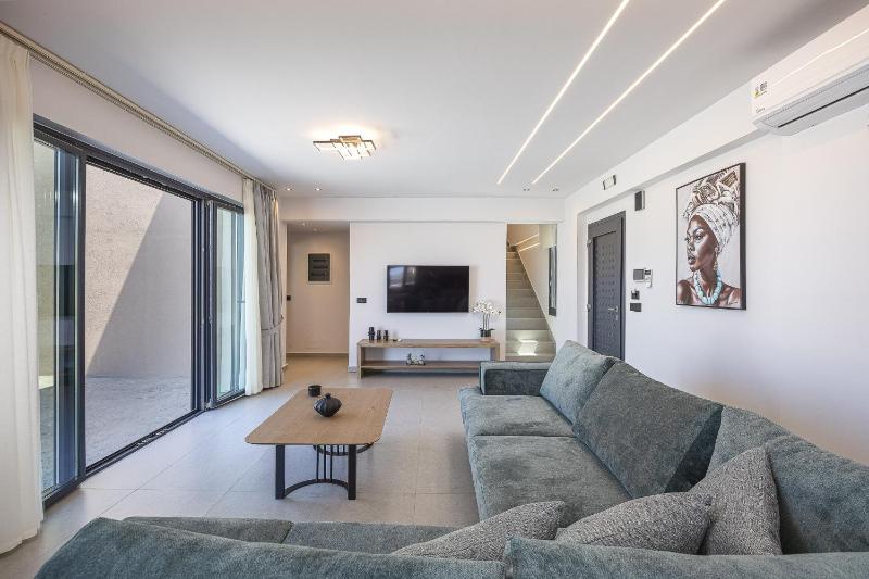 Villa Selene Luxury Sea View Villa - image 14