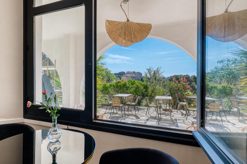 Hôtel Paradis - image 16